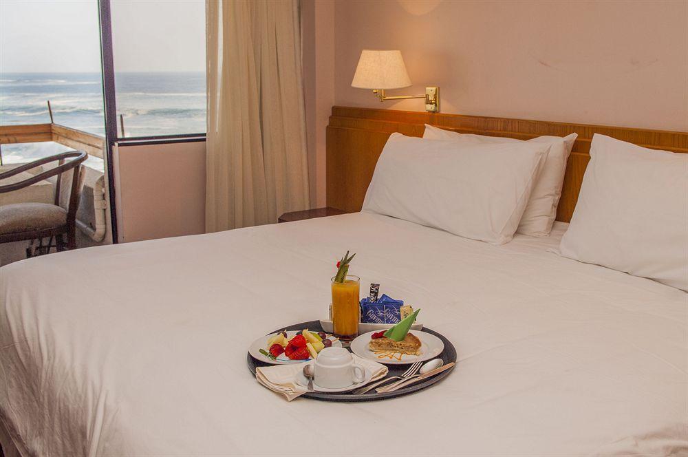 Hotel Gavina Costa Mar Iquique Exterior foto Room service