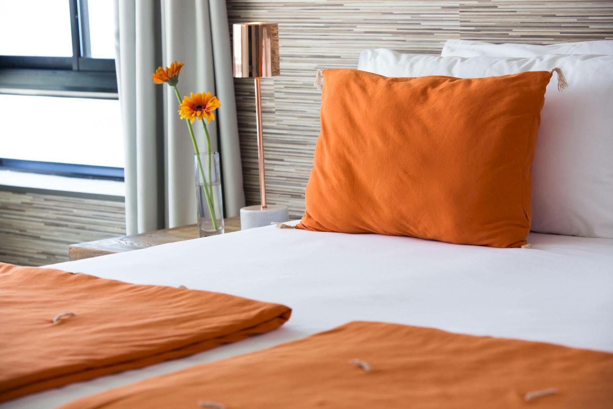 Hotel Gavina Costa Mar Iquique Exterior foto A bed with a headboard