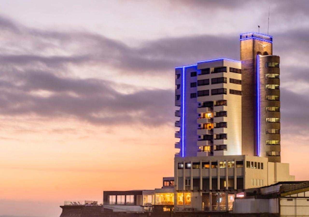 Hotel Gavina Costa Mar Iquique Exterior foto The hotel at sunset